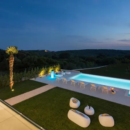 Boutique In With Pool And Sauna *