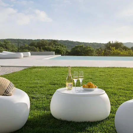 Villa In With Pool Near Ruins Pola